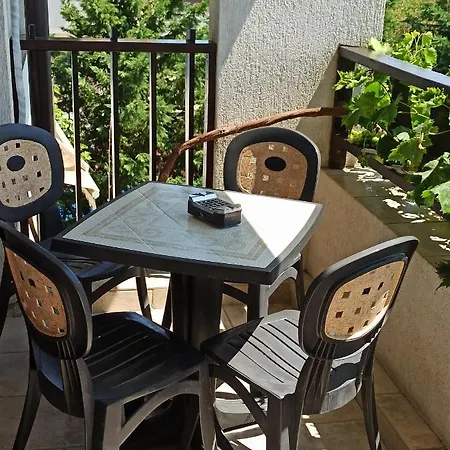 Apartament Бадемите Апартаменти Под Наем