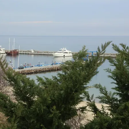 Бадемите Апартаменти Под Наем * Sveti Vlas